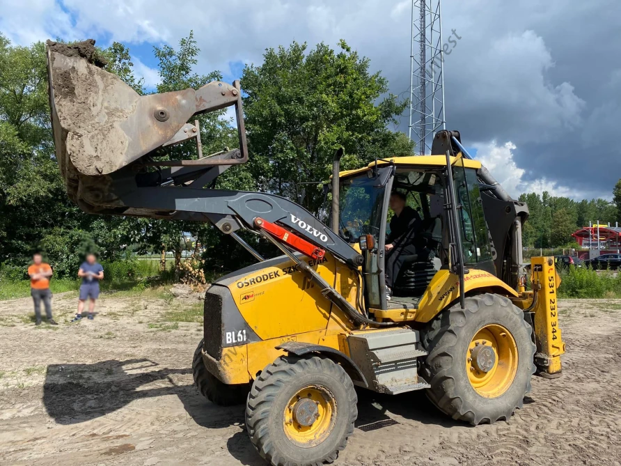 ASM Invest - Nowoczesny park maszynowy